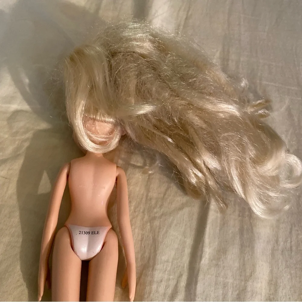 Moxie Girlz Doll Girl A Very Blonde Hair‎